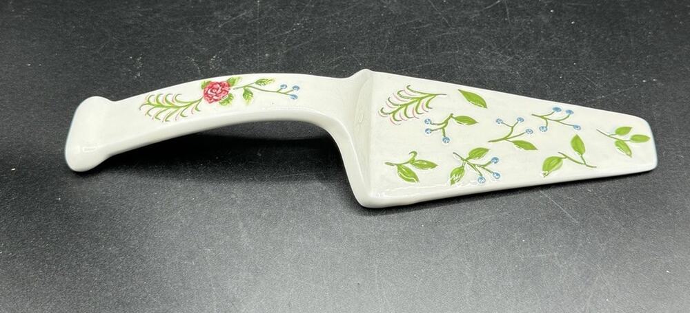 Vintage MWW Market Ceramic Cake Pie Server With Floral Design Rose Vine -A94